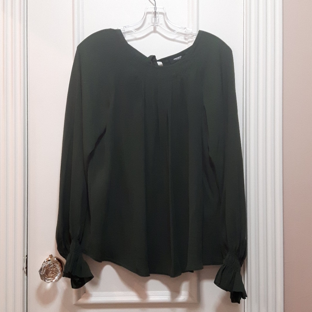 🛍️ Olive green pleated blouse